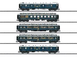 L'orient express est l'un des trains les plus emblématiques jamais créés, et jusqu'à ce jour, il nous rappelle le luxe des trains de transport. Spur H0 5tlg Set Simplon Orient Express 1 Ciwl Ep Ii Trix T23219