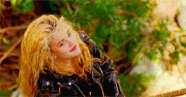 In 1992, aged just 17, drew barrymore starred in poison ivy , a film directed by katt shea that would become a cult favourite for the early 90s. Poison Ivy 90er Anos 90 Gif Find On Gifer