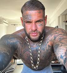 Hi guys, 29 from Essex.. looking for a lady to take out, please now jealous  men comments, I know you have a thing for commenting