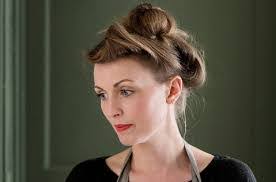 Lena Peters's Instagram, Twitter & Facebook