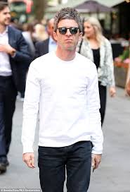 With this new noel gallagher gear guide, we aim to take a comprehensive look at what gear noel is currently using, his past setups and the best pedals, guitars, amps and microphones to get. Noel Gallagher Hits Out At Harry Styles And Simon Cowell Daily Mail Online