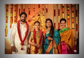 The Celebrity Wedding Of Actress Bhavana With Producer Naveen Bhavana Actress Actress Wedding Celebrity Weddings