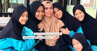 Siti hasmah jejawi, 01000, kangar, perlis tel: Mulianya Hati Wanita Ini Sanggup Jadi Sukarelawan Sepenuh Masa Semata Mata Mahu Bantu Anak Anak Yatim Nona