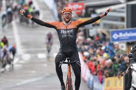 Een mens kan geen twee dingen tegelijk, dus je moet één ding tegelijk doen. Van Schip Slaagt In Fantastisch Nummer Nederlander Houdt Peloton Af In Baloise Belgium Tour Wielrennen Hln Be