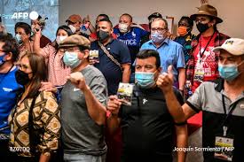 El partido político colombiano fuerza alternativa revolucionaria del común (farc), surgido de la desmovilización de la guerrilla, cambió su nombre y ahora se llamará comunes, informaron este. Las Farc Cambian De Nombre En Colombia Y Se Convierten En El Partido Comunes Ecuador En Positivo
