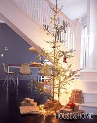 11 Christmas Trees Inspiring House Home Editors Natal De Charlie Brown Ideias Para O Natal Arvores De Natal Decoradas
