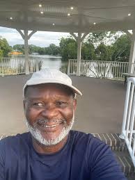 Let's walk around and enjoy this hot summer day.