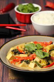 Creamy And Deliciously Spicy Vegan Green Curry This Veggie Packed Thai Green Curry Is Wonderfully Rich And Vegan Thai Green Curry Vegan Meal Plans Veg Dishes