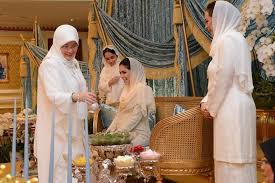 These couples include dennis muhammad abdullah and tunku aminah sultan ibrahim, whose lavish 2017 wedding featured a performance by nicole. Gambar Sekitar Majlis Menempah Bidan Puteri Sulung Yang Dipertuan Agong Tengku Iman Afzan
