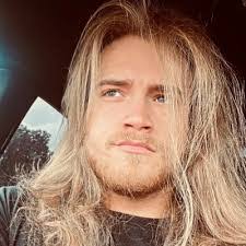 Justin Pina's Instagram, Twitter & Facebook