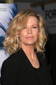 Kim Basinger Frisuren: Eine Legende setzt Trends! Entdecke ihre neuesten  Styles jetzt!