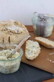 Apfel Zwiebel Schmalz Schmalzbrot Schmalz Buttermilchbrot Milchbrotchen Buttermilchbrot Lebensmittel Essen