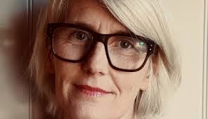 Liza Abbott's Instagram, Twitter & Facebook