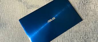 Laptop asus sudah dilengkapi kipas dan juga sirkulasi ruang yang sangat efiesien, sehingga membuat udara yang keluar dan masuk menjadi terdistribusikan dengan baik, dan membuat komponen dalam kipas yang tenang. Asus Zenbook 13 Ux334flc Review Laptop Mag