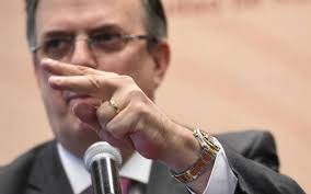 En la grabación aparece ebrard, quien lleva puesto un suéter de manga larga con el que esconde sin embargo, el rolex es modelo submariner date y fue un regalo de bodas de la esposa de ebrard. Canciller Marcelo Ebrard Usa Reloj De Mas De 14 Mil Dolares El Sol De Mexico Noticias Deportes Gossip Columnas