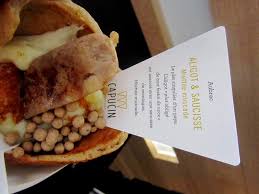 Tout Le Terroir Aveyronnais Dans Un Capucin Signe Bras Toulouse Gourmandise Sans Frontieres Capucin Plat Cuisine