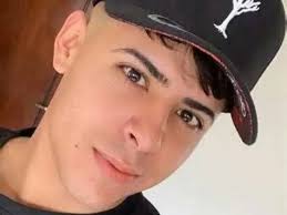 Vc Conhece O Renato Garcia ???