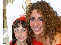 As Nicole Kidman embraces her natural curls at last