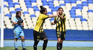 Póker de yenny acuña las dragonas de la serie adulta superaron a cobresal sin mayores. Fernandez Vial Obtuvo Su Primer Triunfo En Torneo Femenino Tras Golear A Cobresal