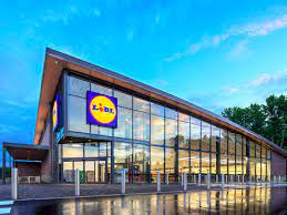 Lidl tarjoaa laadukkaan valikoiman kotimaisia ja kansainvälisiä suosikkeja sinulle, joka haluat tehdä ostoksesi edullisesti ja vaivattomasti. Lidl Is Opening 100 Stores In The Us