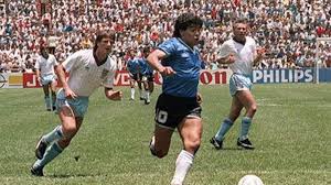Fue con esa delantera que integró la selección argentina que enfrentó a los ingleses en el estadio monumental el 14 de mayo de 1953. Por El Gol De Maradona A Los Ingleses Cambia El Dia Del Futbolista