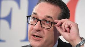 You can take any video, trim the best part, combine with other videos, add soundtrack. Ibiza Video Neue Sequenzen Konnten Strache Entlasten Welt