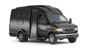 Résultat de recherche d'images pour "limousine style minibus"