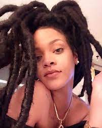 Afficher L Image D Origine Rihanna Instagram Idees De Coiffures Rihanna