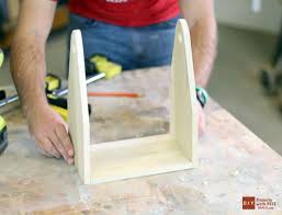 Beer tote free woodworking plan. Diy Beer Caddy Six Pack Carrier Wood Beer Tote Plans