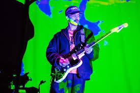 The man wollten es einfach ein bisschen zu doll. Portugal The Man Puts On 60s Inspired Show In Providence The Huntington News