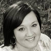 Kelly Rahman's Instagram, Twitter & Facebook