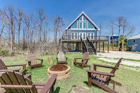 Situated on the waterfront, this historic vacation home is 0.1 mi (0.1 km) from saint joe beach and within 3 mi (5 km) of t.h. Emerald Bay Cabin 3 Bedroom Vacation Home Rental Cape San Blas Fl 136355 Find Rentals