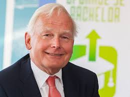 Smart Industry: Eat or be (b)eaten!