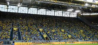 This fifa 19 stadiums list includes each capacity and can help you to decide on your perfect home these include dortmund's signal iduna park, known for thier 'yellow wall' and the famous san siro. Dortmund Cowboys Break Bundesliga Nfl Covid Attendance Records Theticketingbusiness News