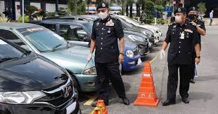 Untuk memperlancar, penisku aku tarik dan aku masukkan dengan pelan dan semakin lama semakin dalam. Sindiket Dalangi 27 Kes Pecah Rumah Tumpas