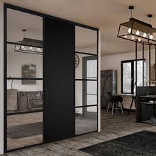 Les portes de placard coulissantes. Facade De Placard Coulissante 3 Portes Miroir Argent Decor Noir Intense Kazed