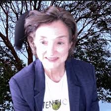 Lisa Trigg's Instagram, Twitter & Facebook