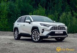 bronyujte prokat toyota rav4 車