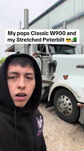 Stretched Kenworth W900