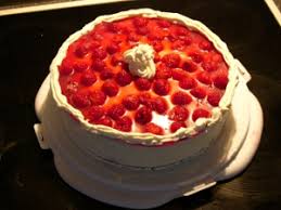 Himbeeren abgießen und dabei den saft auffangen. Low Carb Lecker Kochen Und Backen Himbeer Sahne Torte