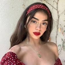 Vanessa Aragon (vanabananna)