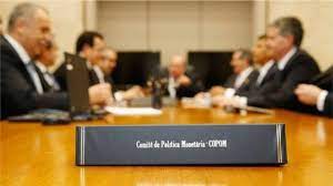Taxa selic subiu 0,75 ponto percentual, de 3,5% para 4,25% ao ano. Copom Eleva Juros Basicos Da Economia Para 5 25 Ao Ano Diario Do Poder