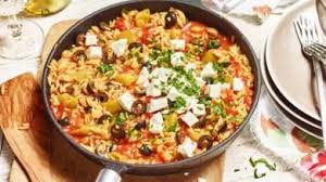 spitzpaprika mit couscous rezept paella rezept rezepte zucchini feta