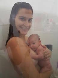 Acho que o banho acalma o bebê e, por isso, decidi dar banho nos meus dois filhos à noite, como parte do ritual do sono. Devo Acordar O Bebe Para Banhar Estou Com Dificuldades Nessa Rotina Julho De 2017 Babycenter