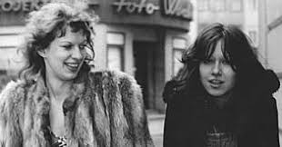 She was an actress, known for 1900 (1976), dorothea's rache (1974) and chapeau claque (1974). Fotogalerie Anna Henkel Filmportal De