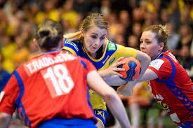 Redan på antiken spelades en sport som påminner om dagens handboll, då under namnet urania eller harpastum. Bra Em Lottning For Sverige I Handboll Aftonbladet