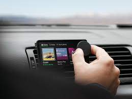 And, yes, it is whimsically called car thing. and it does look sort of like an old ipod touch, except with a massive dial glued onto (and over) the screen. Dpkau5rggdr4wm
