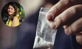 ड्रग्स सिंडिकेट की सदस्य    भाT की पुतरिया अग्रवाल बेटी चंद्रकांता सिहा और रानी बिटिया & प्रियंका ढीली की पो न द और इंदिरा मरी     के उद्योगपति, अधिकारी