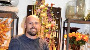 Hervé azzopardi meilleur ouvrier de france fleuriste et son équipe de professionnels vous proposent de réaliser tout type de décorations florales et végétales adaptés à vos besoins et vos événements. Benoit Cante Mof En Art Floral