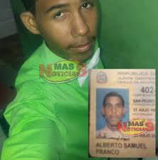Fue encontrado con impactos de balas este joven Cristiano. En San pedro de  Macorís detrás del residencial Naime tres. Hasta el momento se desconoce  quién lo asesino. Su nombre es Samuel Alberto